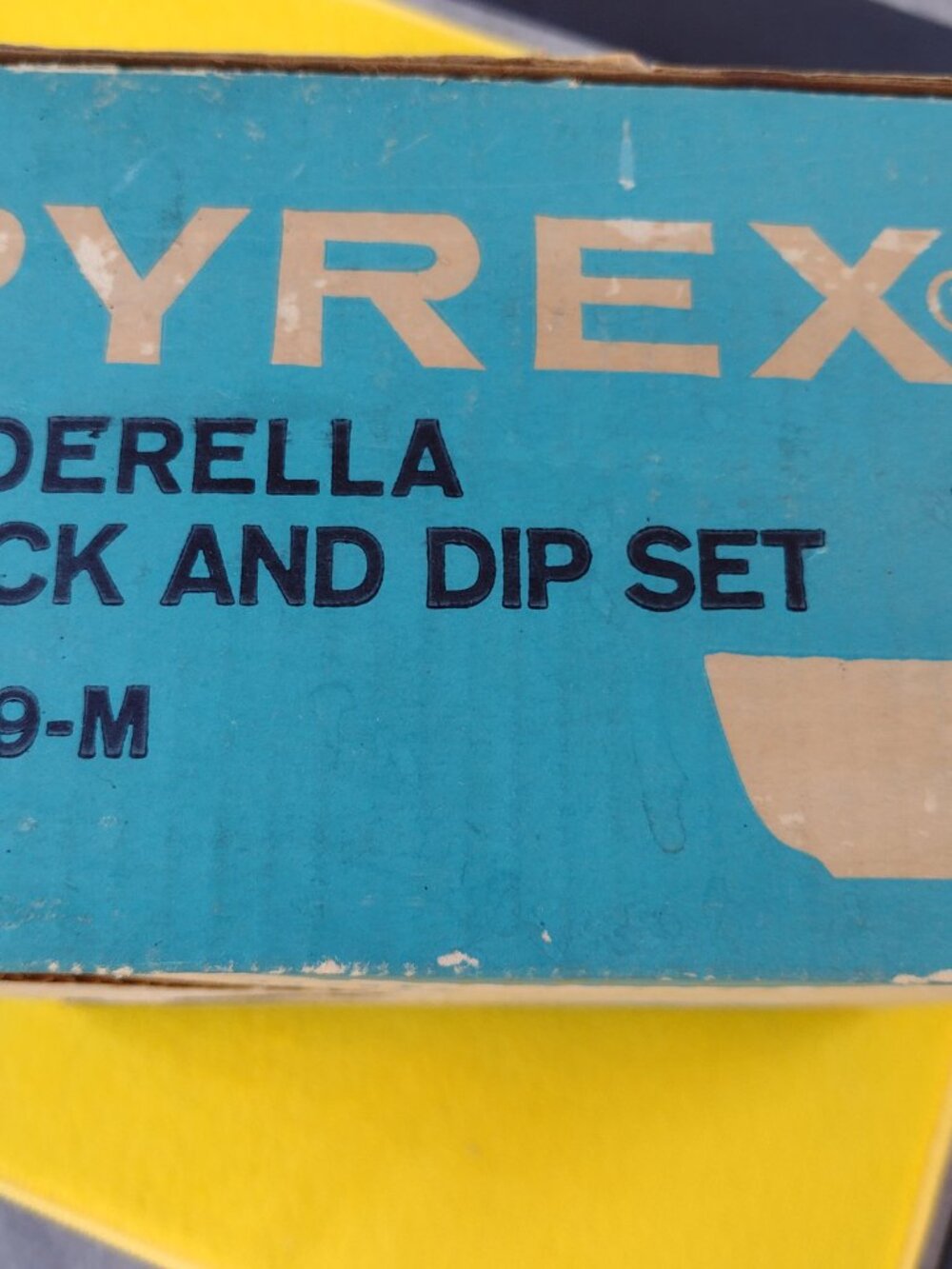 Vintage Pyrex Turquoise Cinderella Snack Chip & Dip Bowl Set Original Box---Rare - Picture 14 of 16